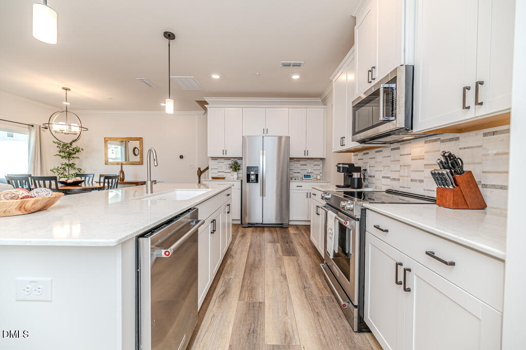 208 Golden Gate Lane