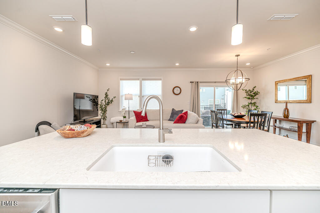 208 Golden Gate Lane