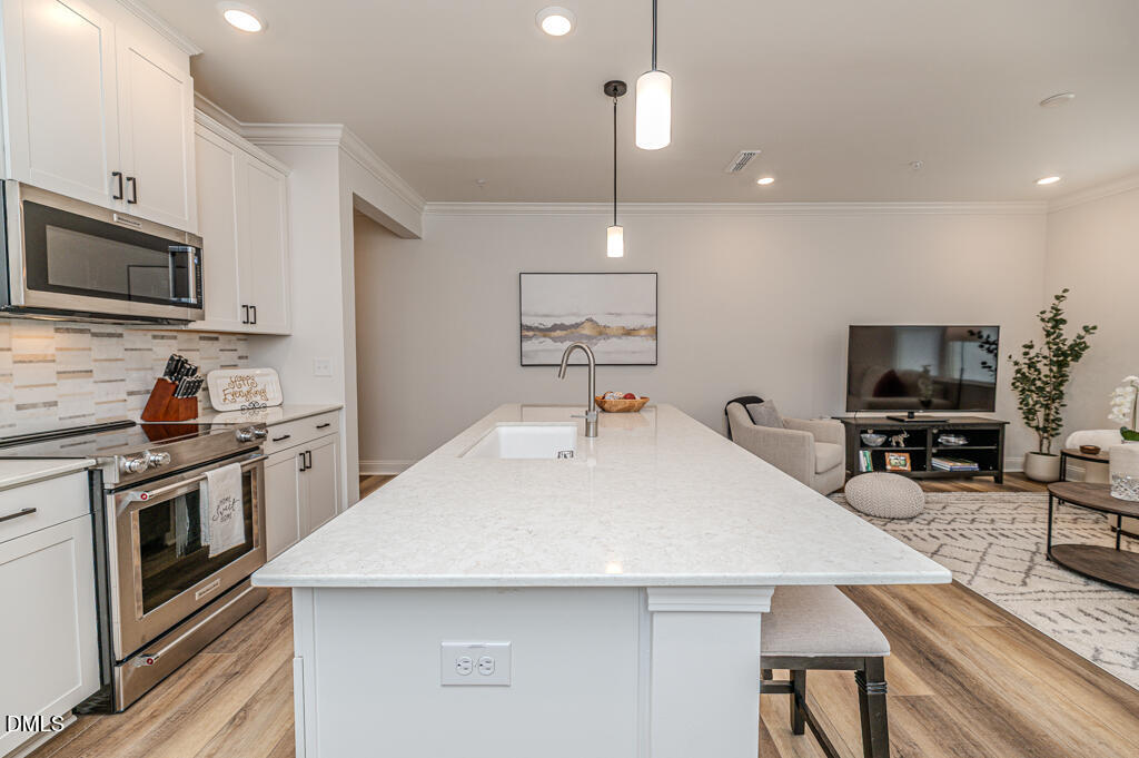 208 Golden Gate Lane