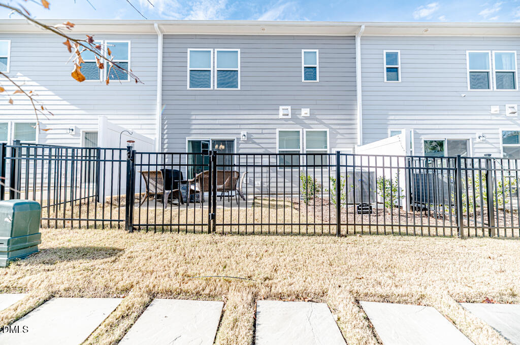 208 Golden Gate Lane