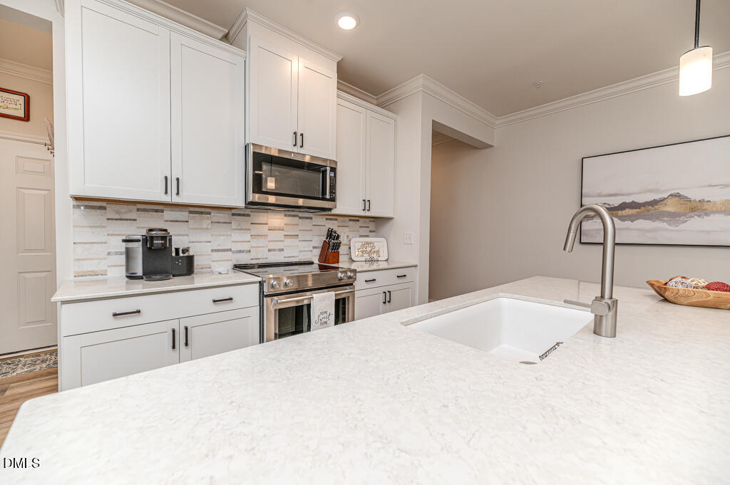 208 Golden Gate Lane