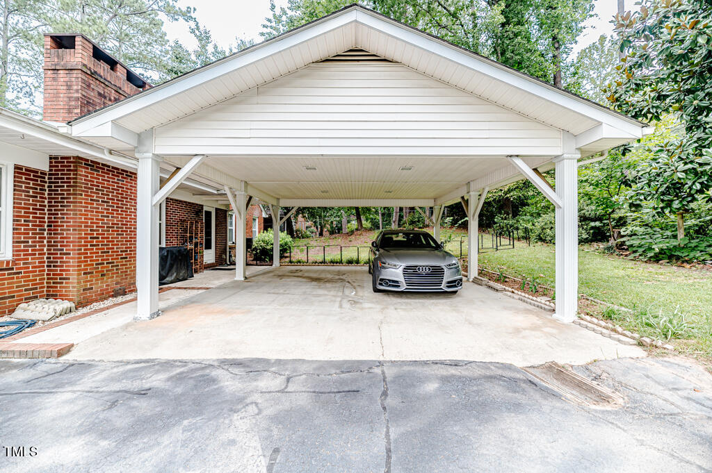 702 N Vance Street