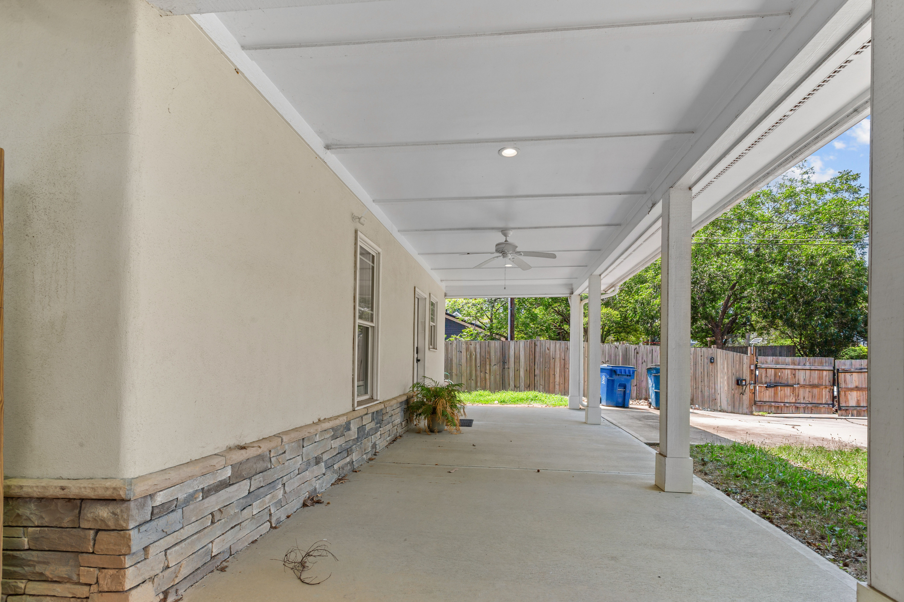801 Dowd Street