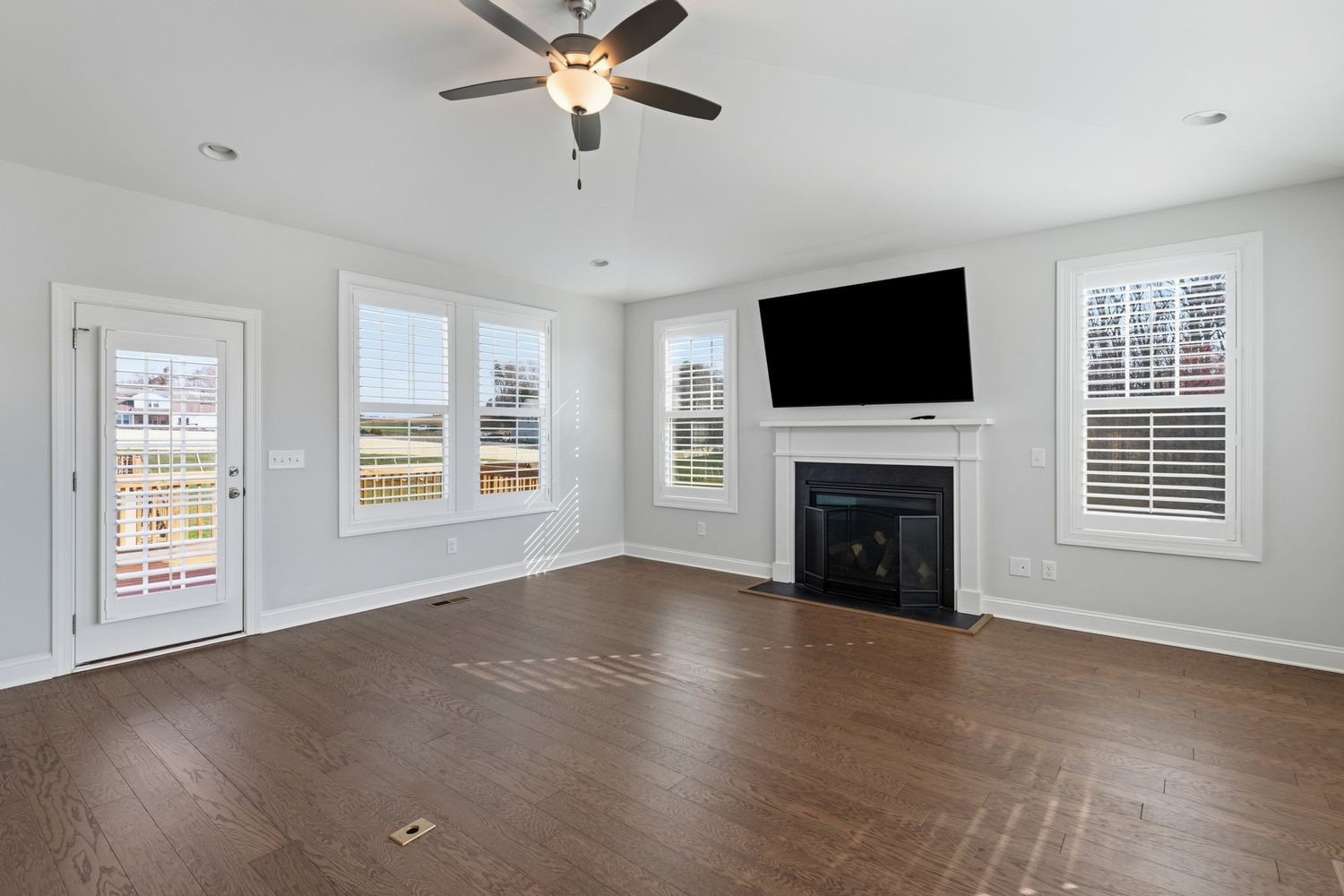 4852 Grosbeak Court