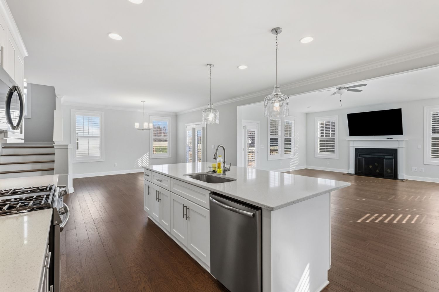 4852 Grosbeak Court