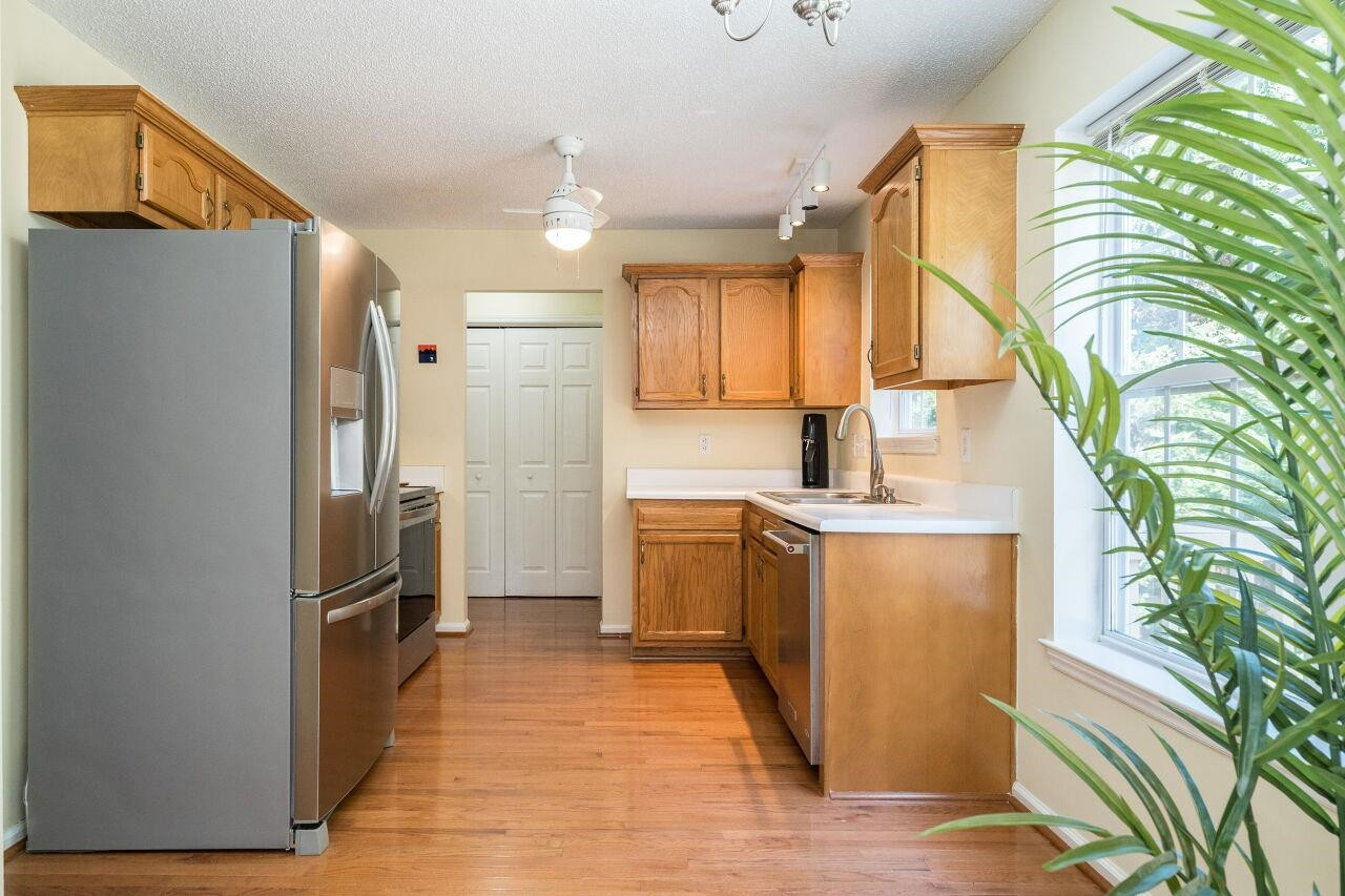 106 Creekbrook Court
