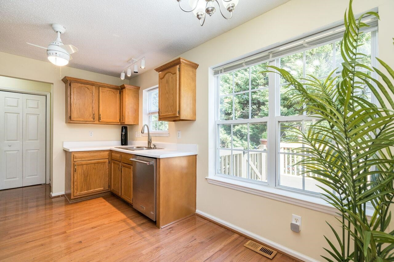 106 Creekbrook Court