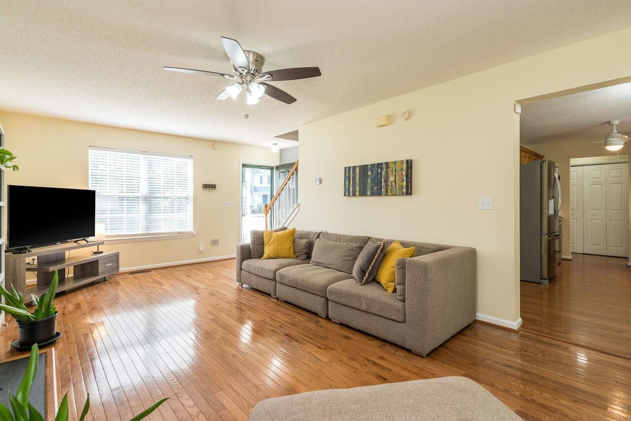106 Creekbrook Court