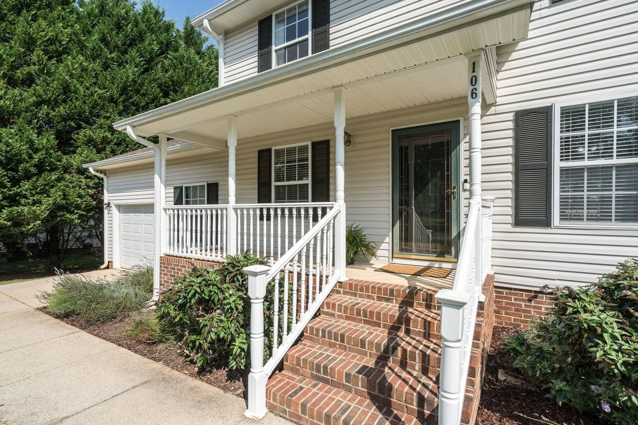 106 Creekbrook Court