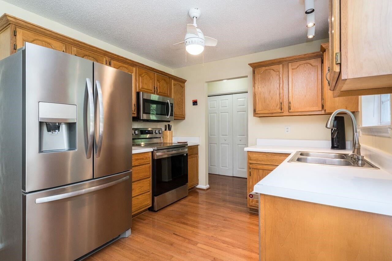 106 Creekbrook Court