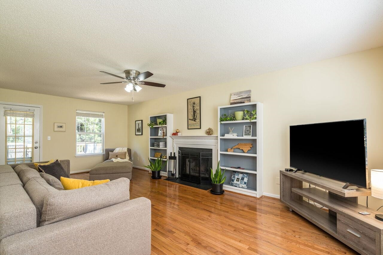 106 Creekbrook Court