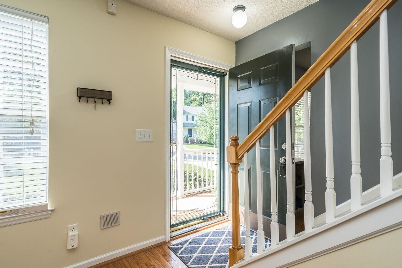 106 Creekbrook Court