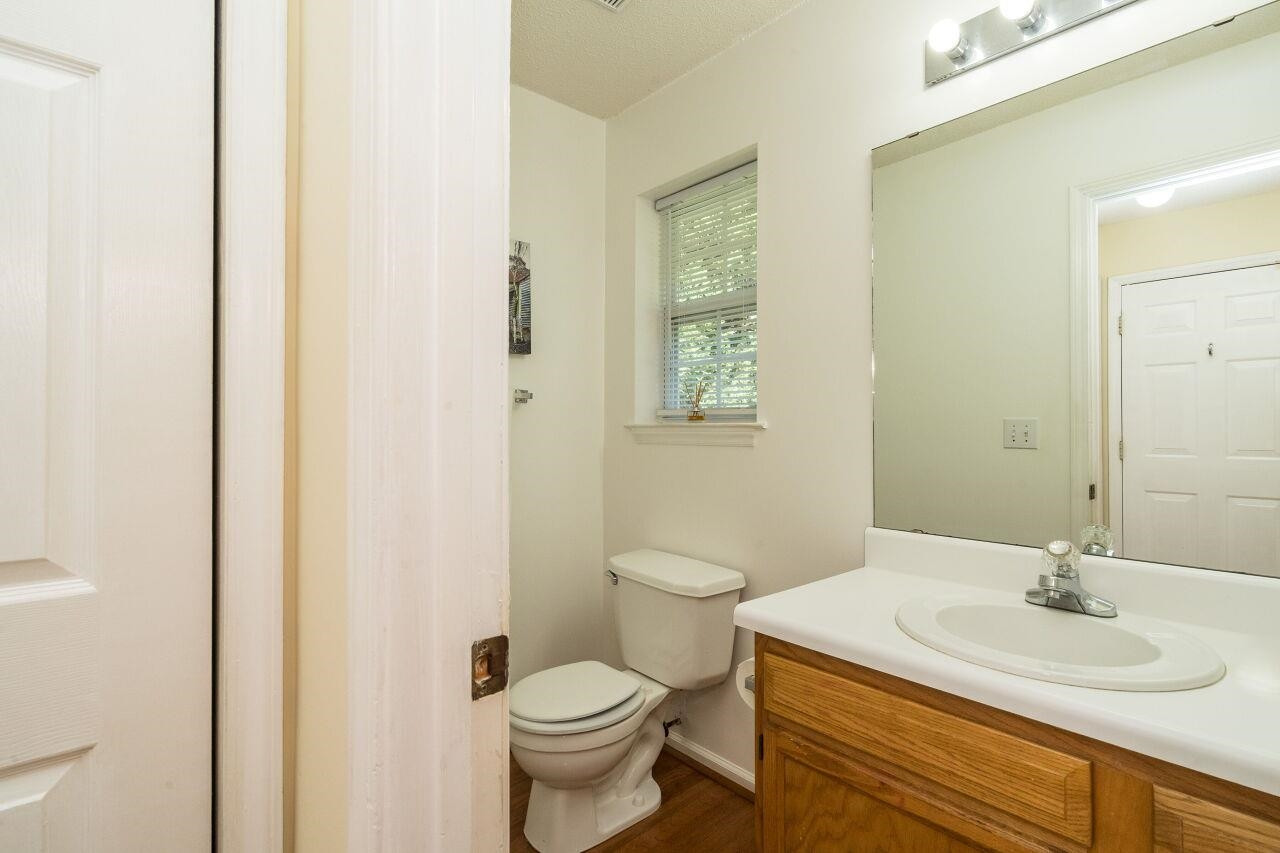 106 Creekbrook Court