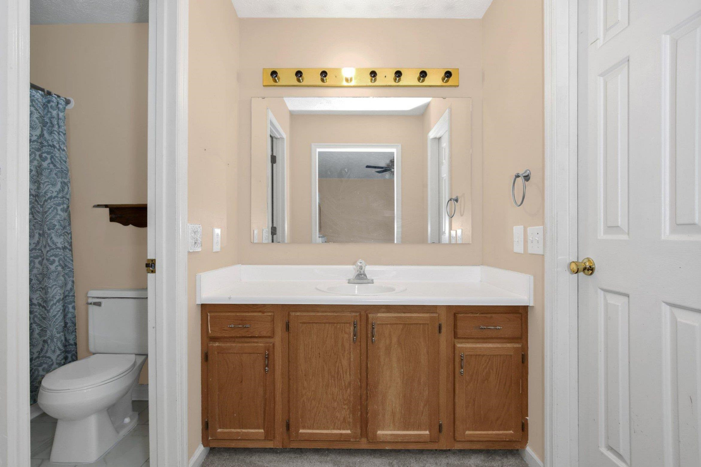 2395 Dunwoody Drive