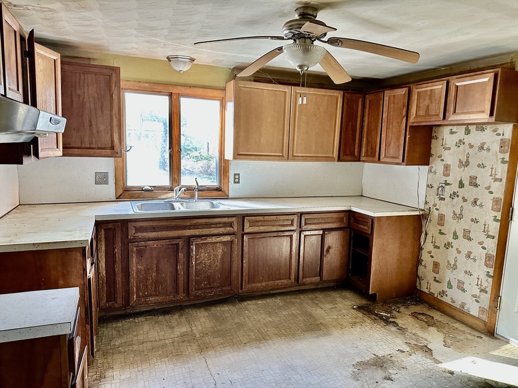 101 E Hadley Rd