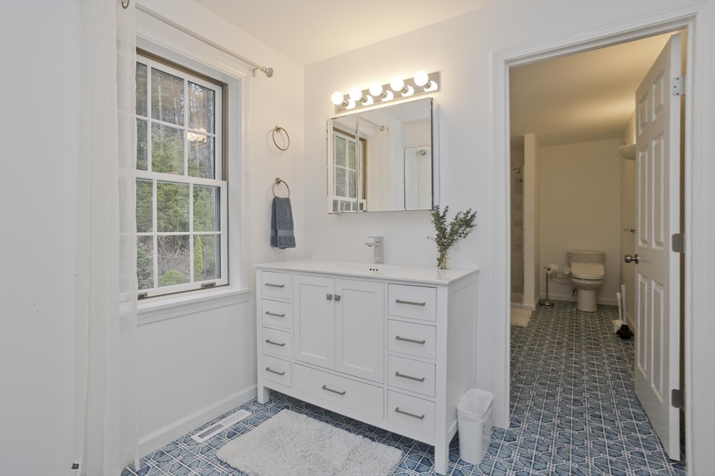 17 Buffam Rd