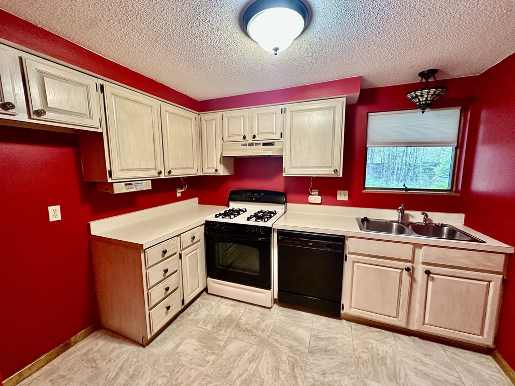 255 Briar Way #255