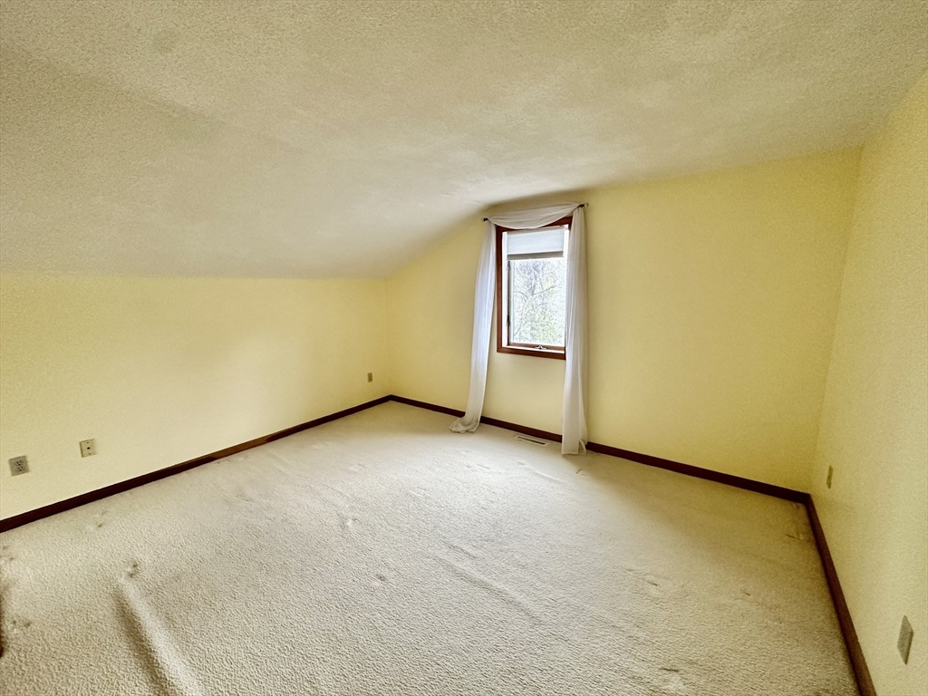 255 Briar Way #255