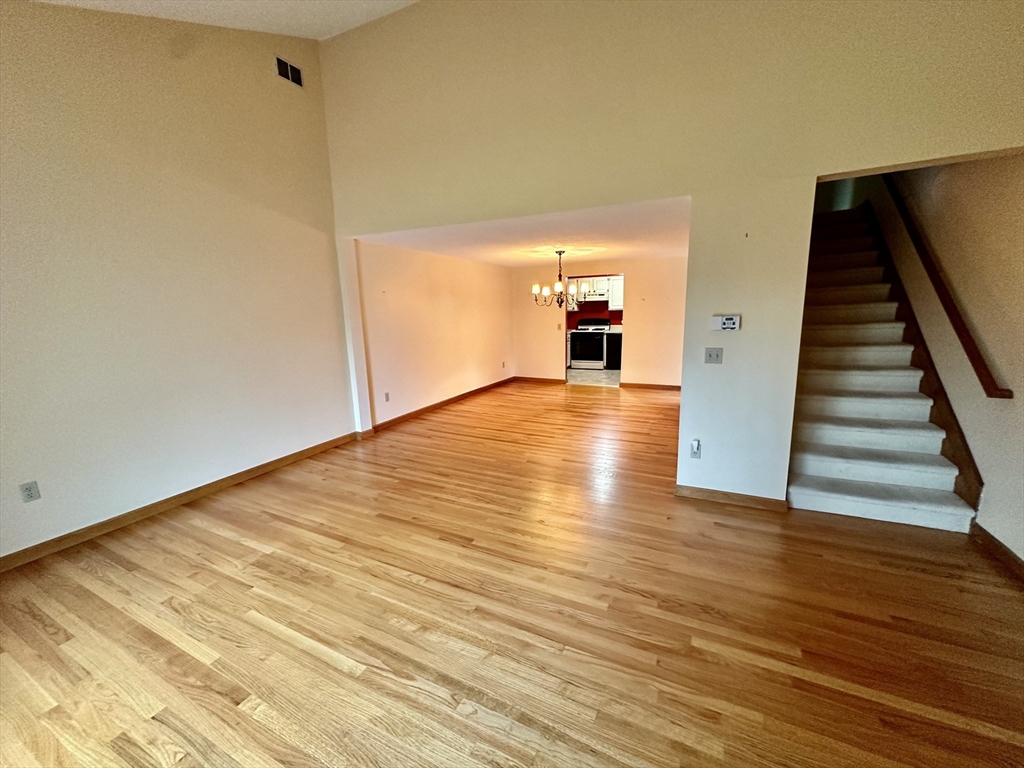 255 Briar Way #255