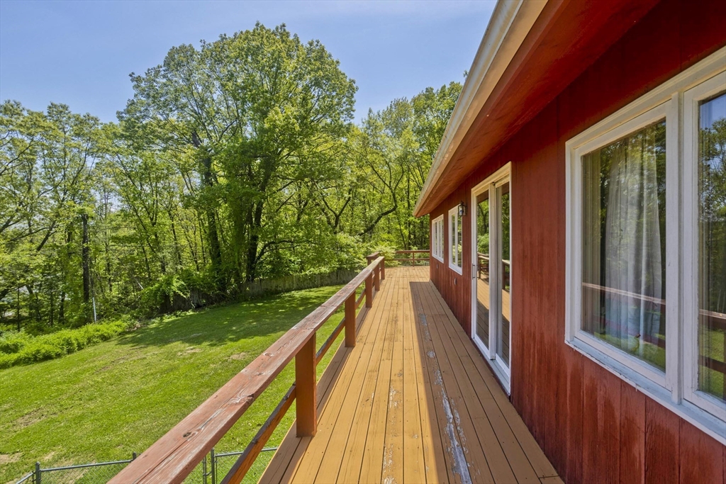 38 Mountain Rd