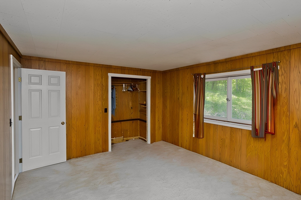 38 Mountain Rd