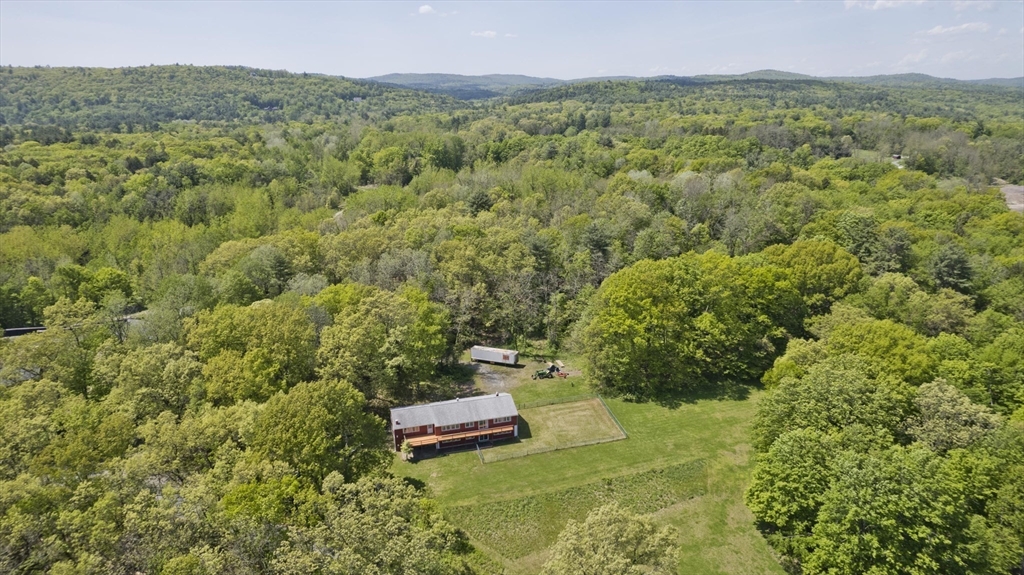 38 Mountain Rd
