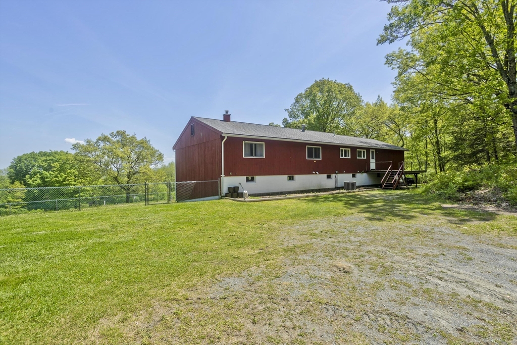 38 Mountain Rd