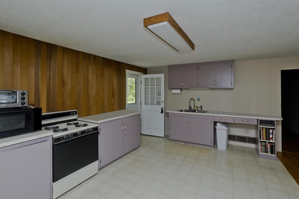 38 Mountain Rd
