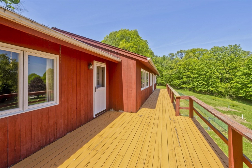 38 Mountain Rd