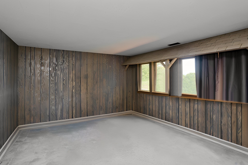 38 Mountain Rd