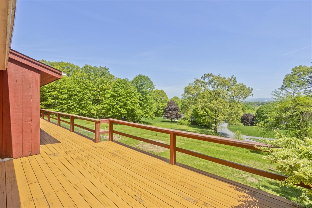 38 Mountain Rd