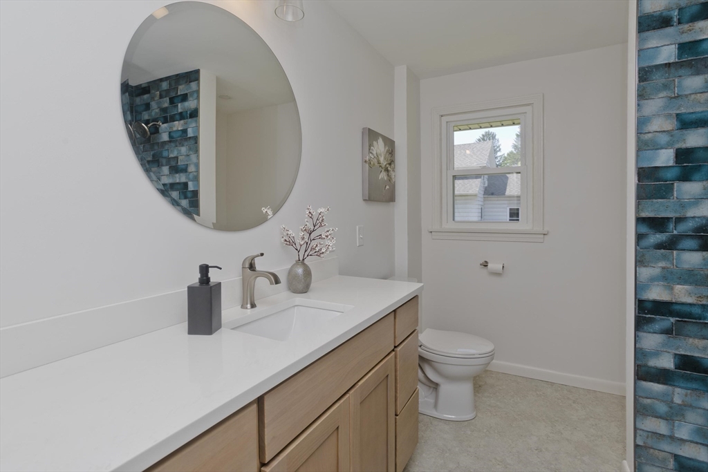 36 Thayer St