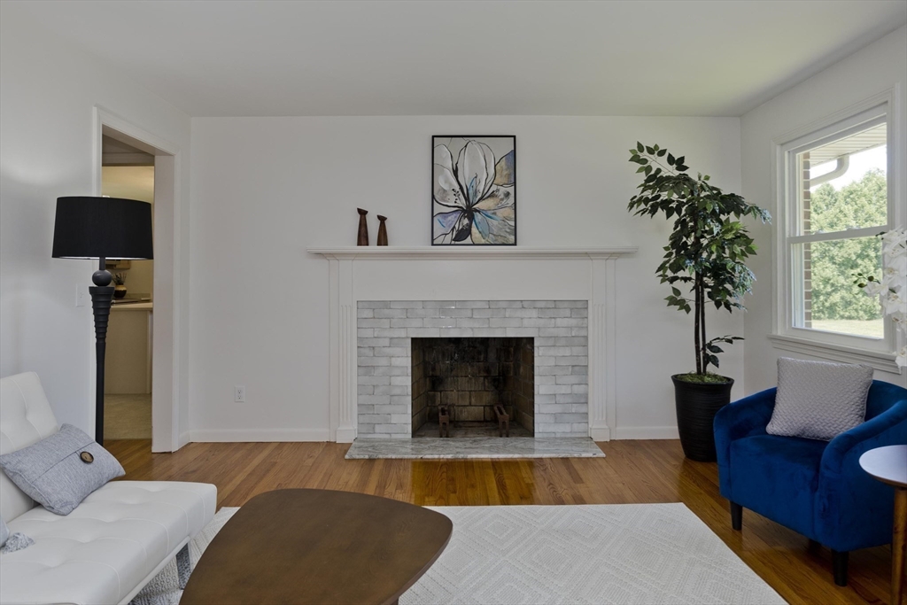 36 Thayer St
