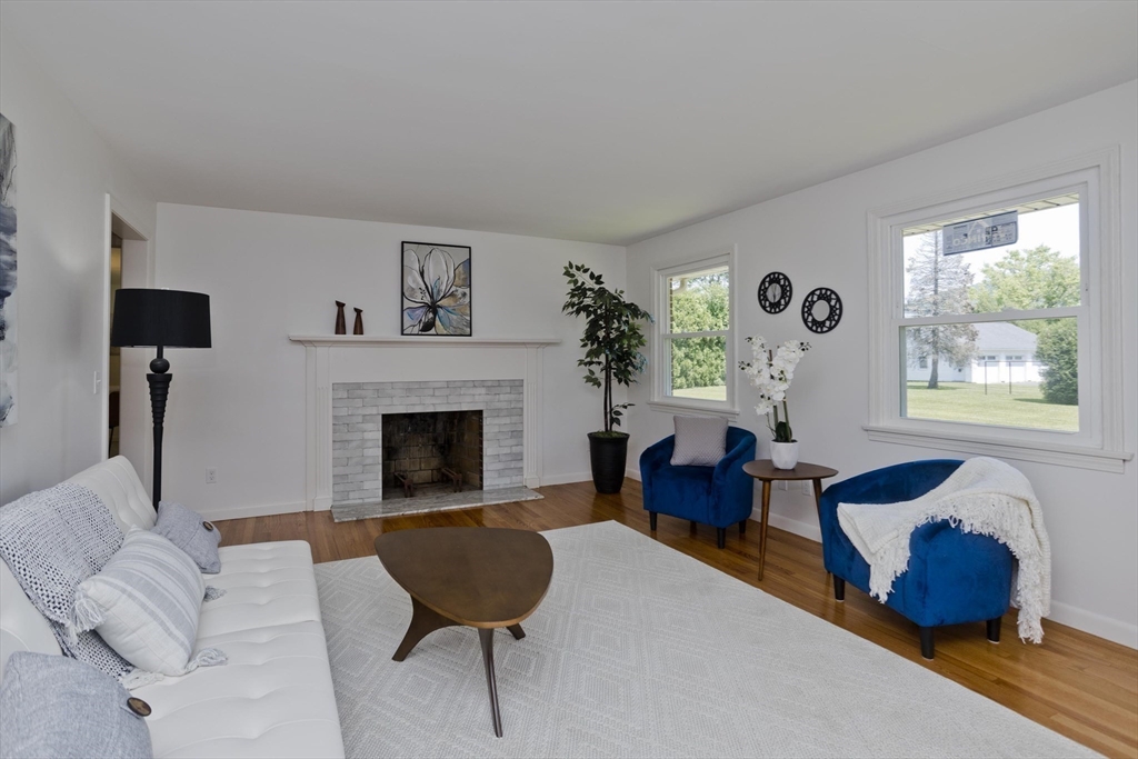 36 Thayer St
