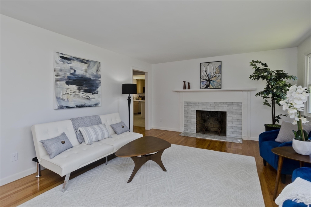 36 Thayer St
