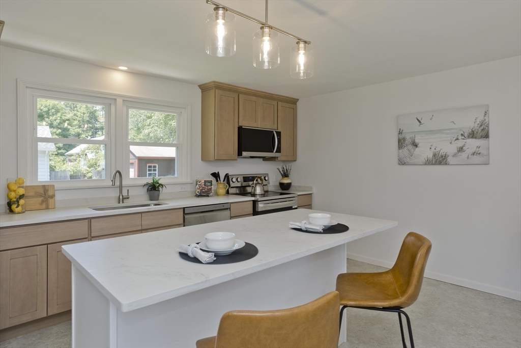 36 Thayer St