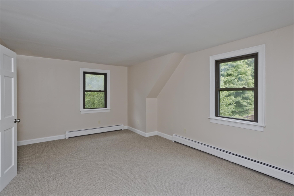 10 Matthew Dr