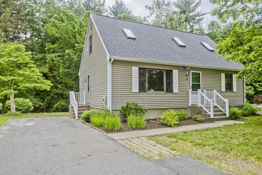 10 Matthew Dr
