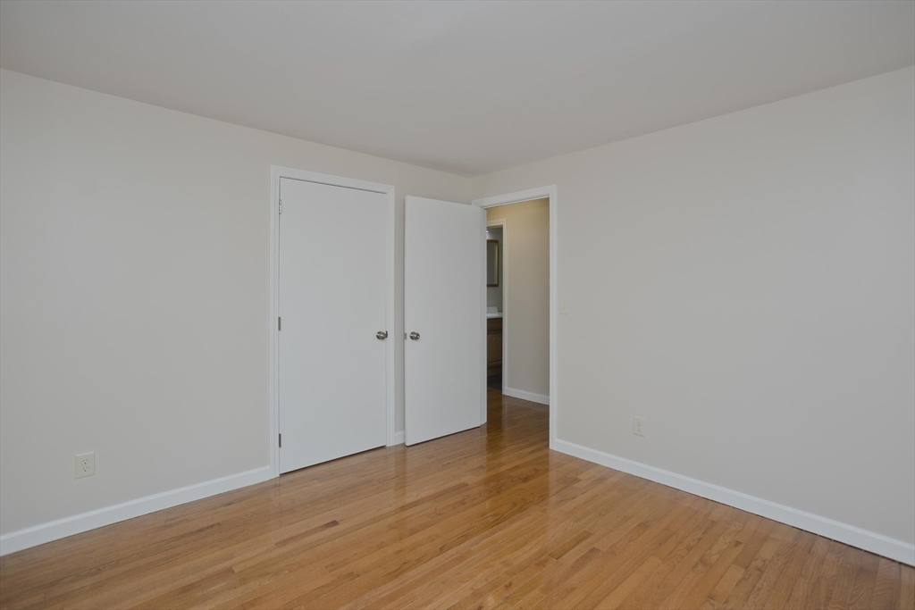 10 Matthew Dr