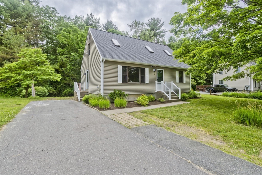 10 Matthew Dr