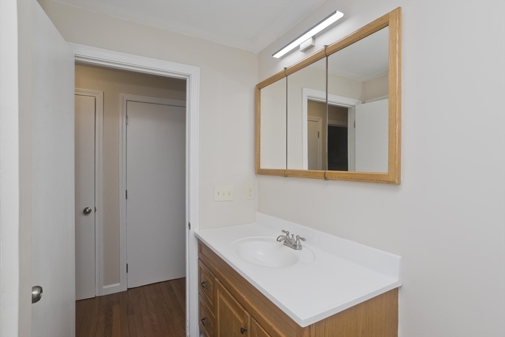 10 Matthew Dr