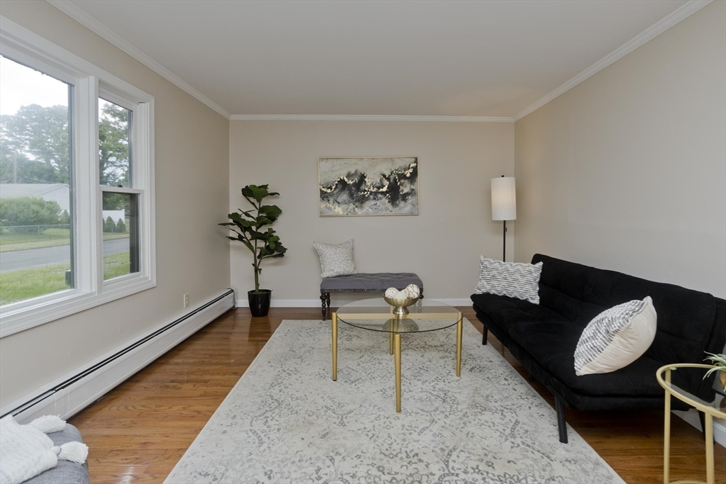 10 Matthew Dr