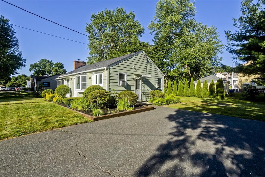 47 Argyle Ave