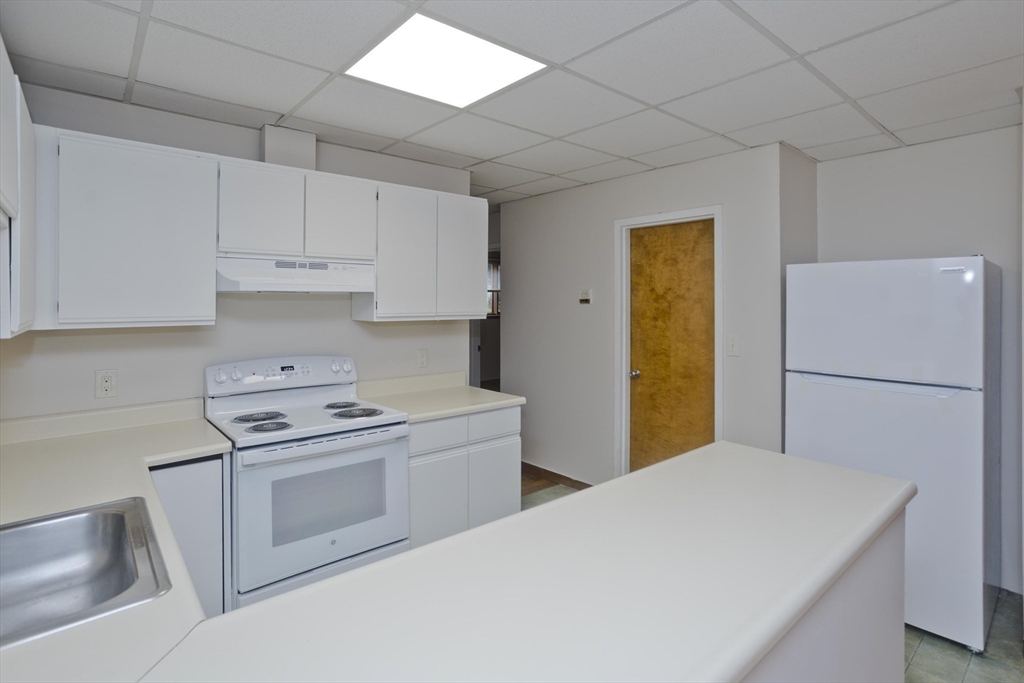 267 Locust St #1E