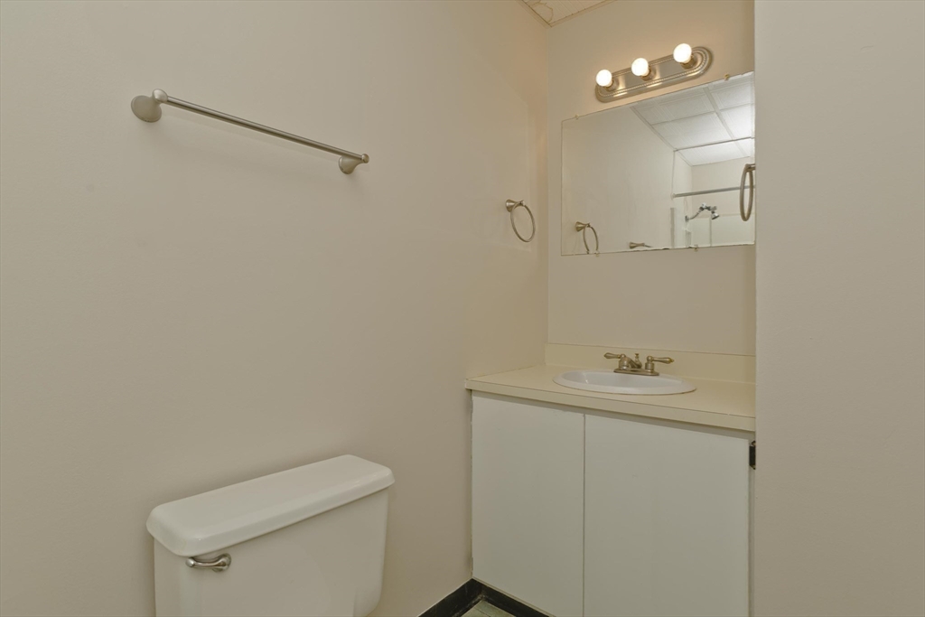 267 Locust St #1E