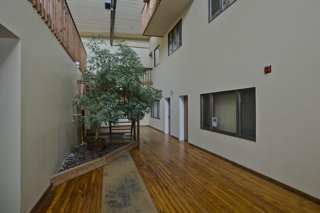 267 Locust St #1E