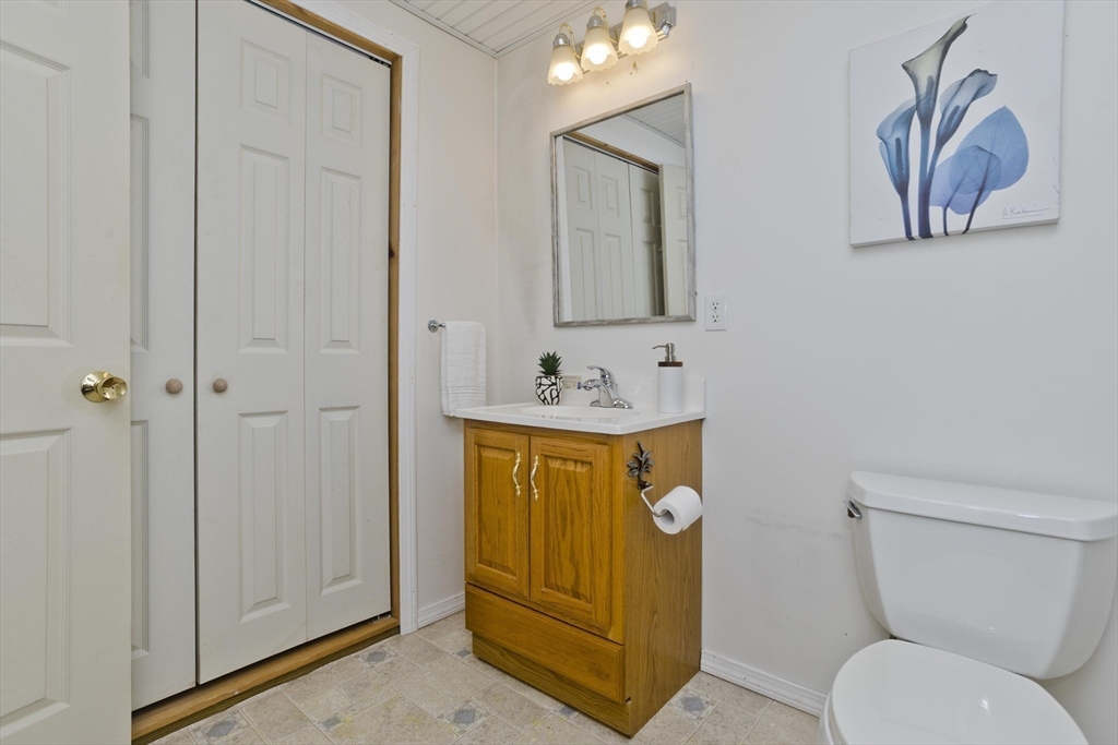 60 N Hatfield Rd