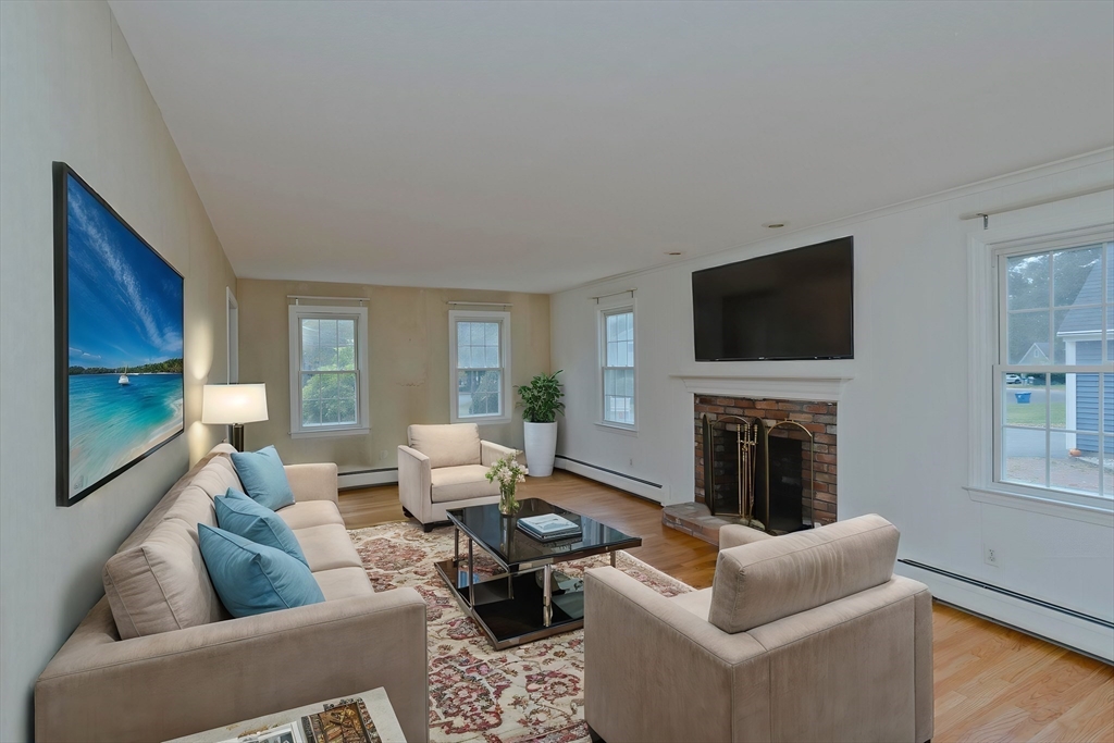 123 Bretton Rd