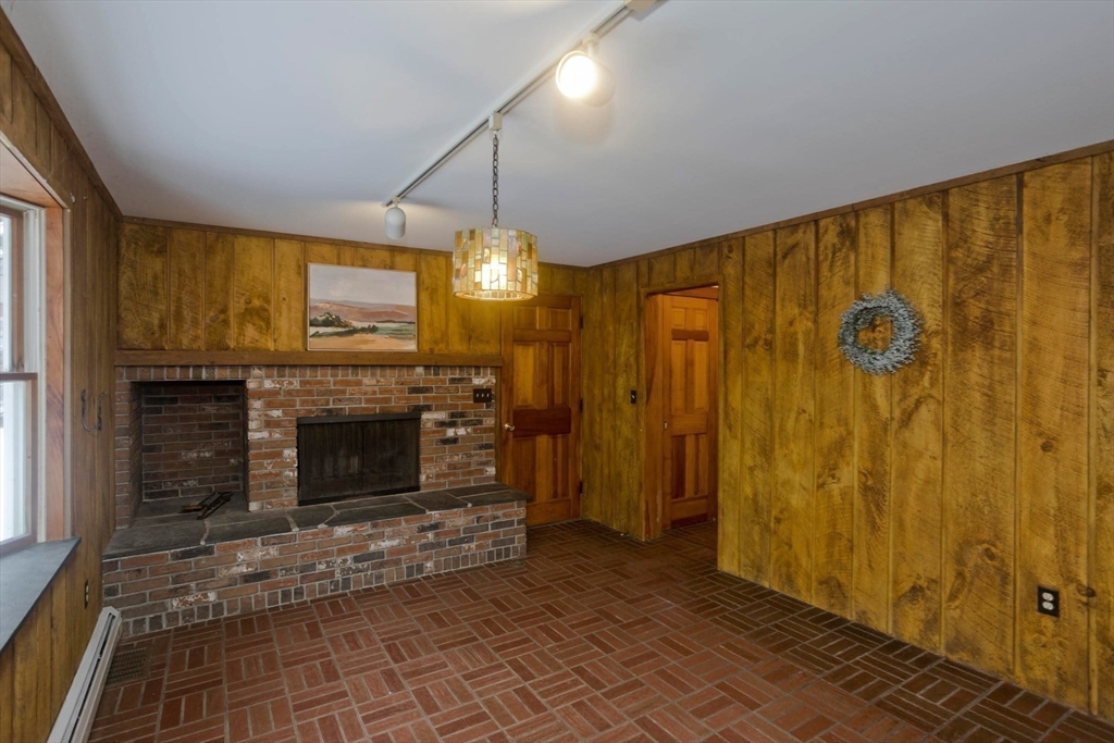 94 Amherst Rd