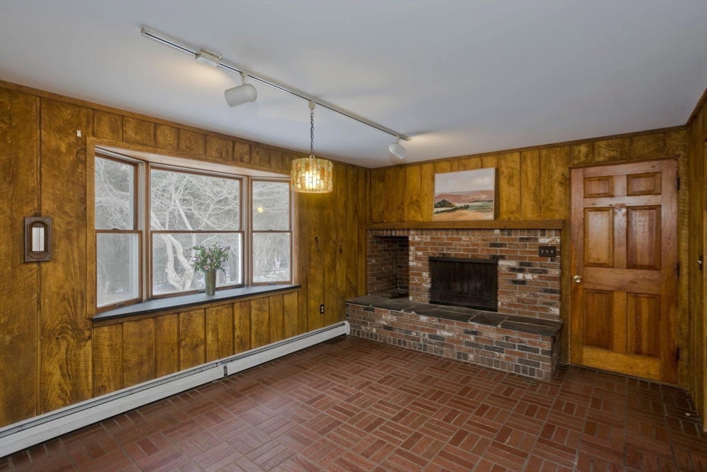 94 Amherst Rd